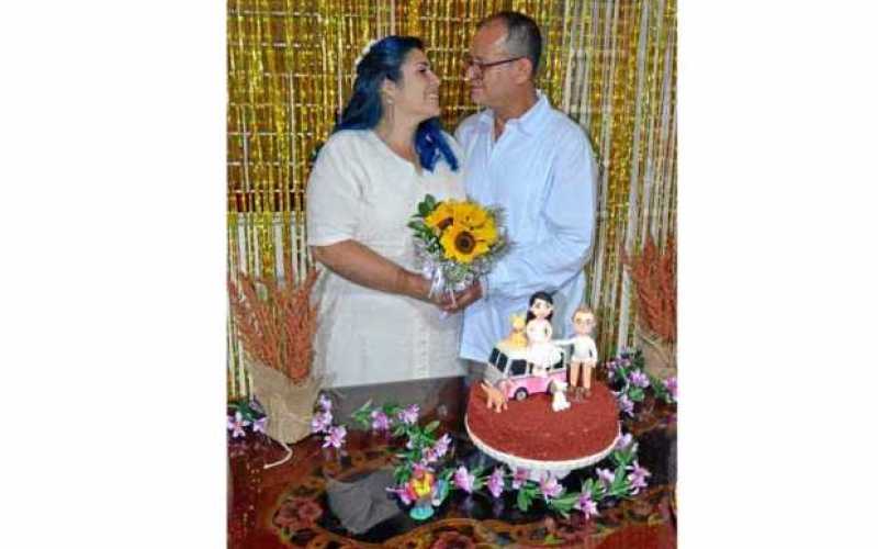 El 13 de agosto en la Notaría Cuarta de Manizales se llevó a cabo matrimonio civil entre Jaime Restrepo Sánchez y Francia Elena 