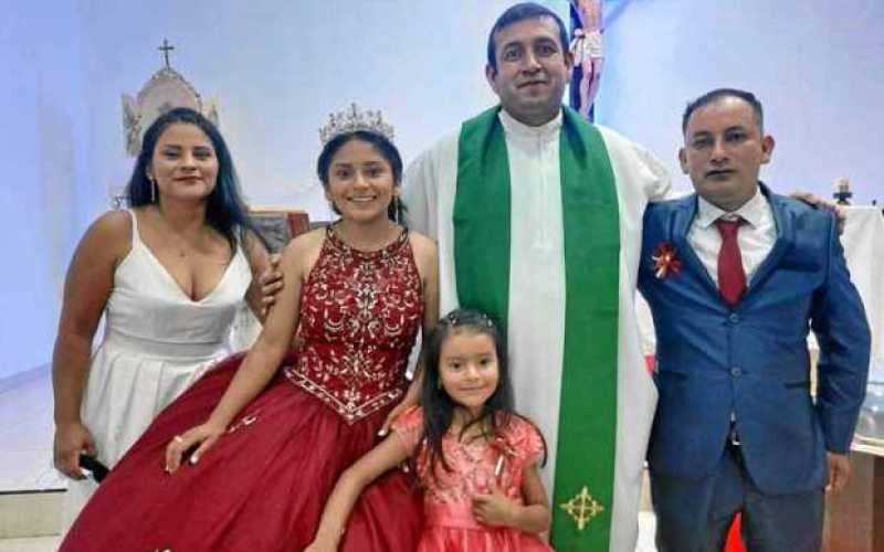 María Alejandra Toquica Díaz celebró su cumpleaños en compañía de familiares y amigos con una eucaristía y una recepción en su r