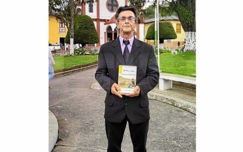 Ires y venires es un libro escrito por Gustavo Llano Escobar, oriundo de San Félix (Salamina), en el que relata sus experiencias