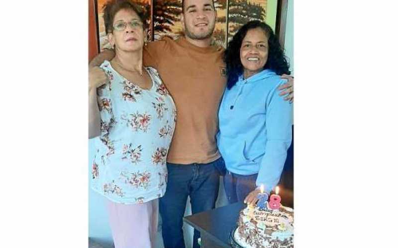 Celebraron el cumpleaños de Sergio Cardona García su señora madre María Luisa y su tía María Elena García Sánchez.