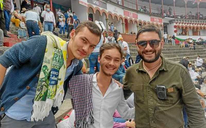 Foto|Hermes Andrés Villamizar|LA PATRIA      En la quinta corrida de la Feria de Manizales, asistieron al tendido joven: Lucas G