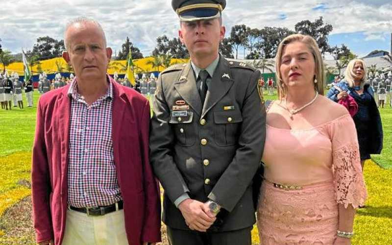 Fotos|Lector|LA PATRIA    Ascendió al grado de capitán Néstor Ivan Tangarife Parra, oriundo de Manzanares, y en la ceremonia con