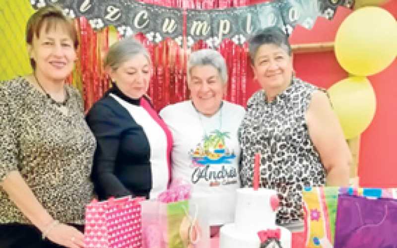 Himelda Aguirre celebró su cumpleaños número 70 en compañía de sus amigas Nelly Valencia, Fanny Salazar y Olga Salazar, quienes 