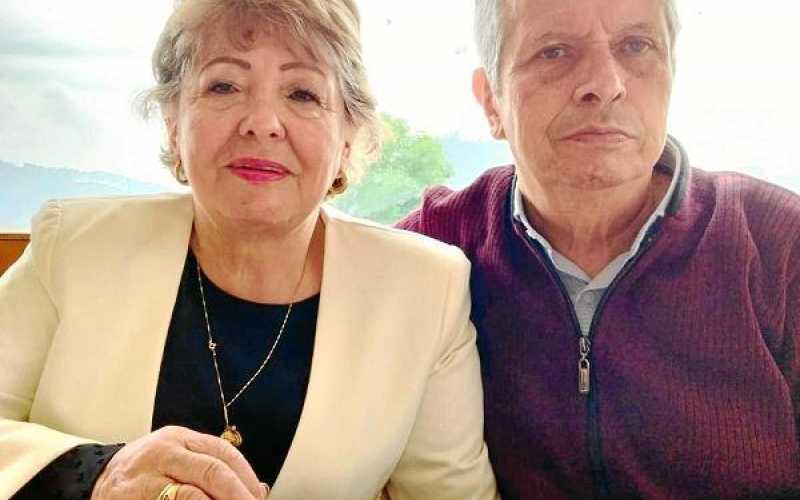 Foto | Lector | LA PATRIA    Guillermo Salgado y Gloria Inés Cabra, celebraron sus 50 años de matrimonio. Sus familiares les des