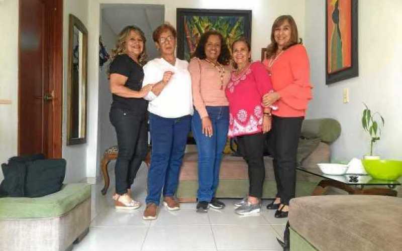 Doris, María Luisa y María Elena García, Amanda Cruz y María Fanny López.