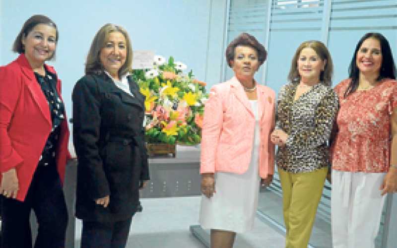 Miembros del consejo: María del Socorro Jaramillo, María Patricia Vallejo, Martha Belén Uribe, Luz Mery Ospina y María Cielo Mej