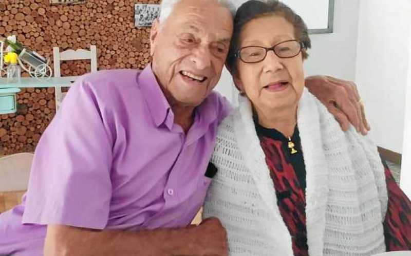 Foto | Lector | LA PATRIA    Alcides Pérez y Ermita Gómez, ambos de 92 años, festejaron sus 72 años de casados. Conocidos y alle