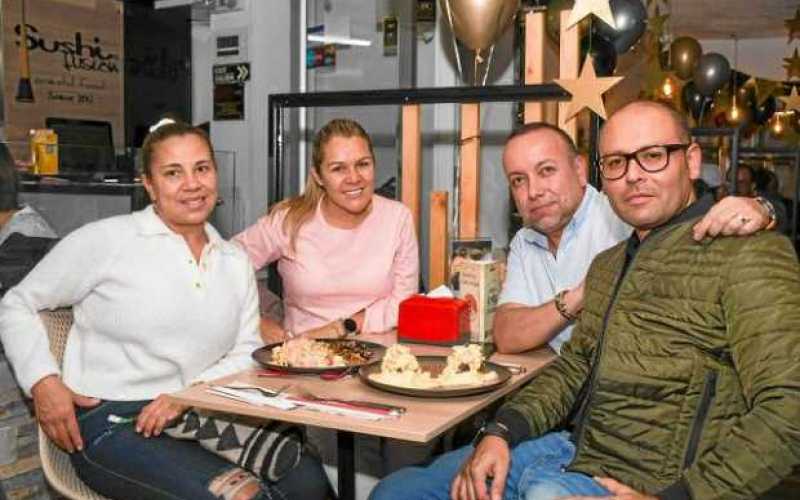 Foto | Archivo Particular | LA PATRIA Luz Stella Montoya, Eugenia Noreña, Diego Toro y Andrés Gil, se reunieron en Sushi Fusión 