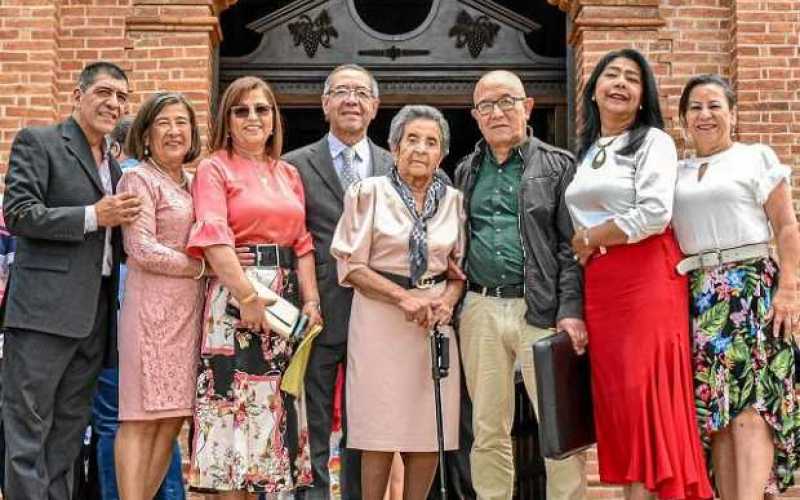 Fabio, Libia, Susana, Gloria Inés, Reinaldo, Ana Lucía, Fernando León, Fabiola y María Lucy.