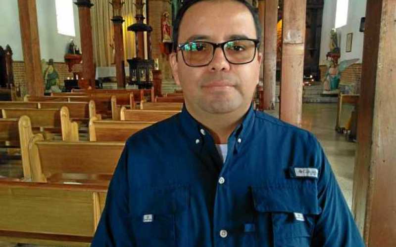 En la catedral de Girardot se ordenó como sacerdote, César Augusto Gutiérrez Taborda, de Riosucio. La ceremonia se llevó a cabo 