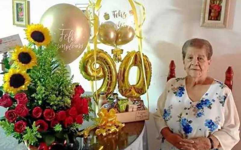 saura Patiño Díaz cumplió sus 90 años el pasado 27 de febrero en el barrio San Roque, de Manzanares. Sus hijos y demás familiare