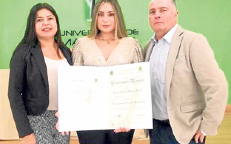 En días pasados la Universidad de Manizales, otorgó el título de Comunicadora Social y Periodista a Laura Ximena Orozco Dávila. 