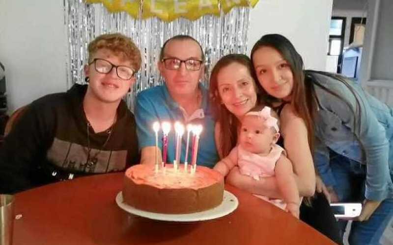 A Jhon Jairo Salazar Henao su familia le celebro su cumpleaños en una reunión familiar don de estuvieron sus esposa, hijos y nie