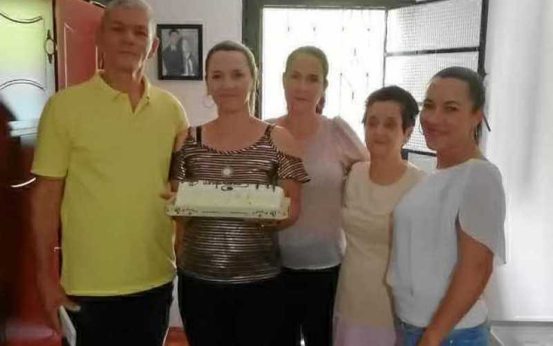 Nubia Giraldo Quintero celebró su cumpleaños. La acompañaron: Jesús María Arango Calderón, Elvira Giraldo Quintero, Clarisa Quin
