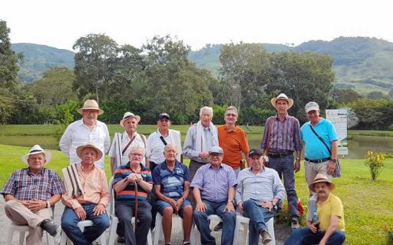 El miércoles 14 de septiembre en La Granjita se reunió un grupo de amigos del municipio de Pensilvania, Caldas.
