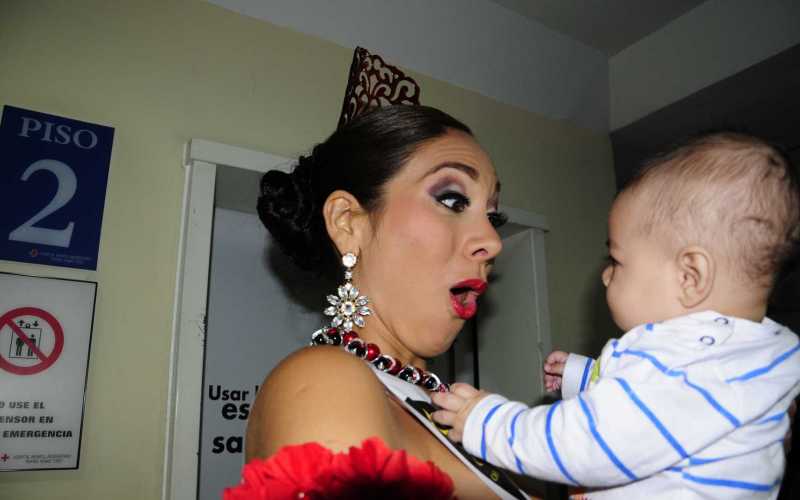 La Señorita Perú, Leonela Milagros Alzamora, se sorprendió con el bebé. 