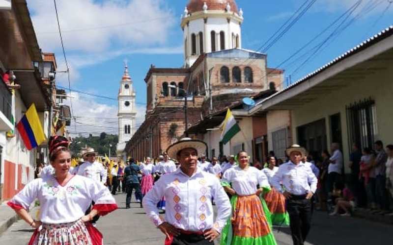 Foto | Miguel Alguero | LA PATRIA Desfile por el bicentenario de Riosucio.